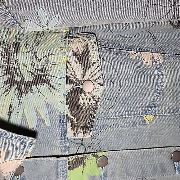 Hayden by Anthropologie Size Large Jean Jacket Floral Print Light Wash - Picture 3 of 9